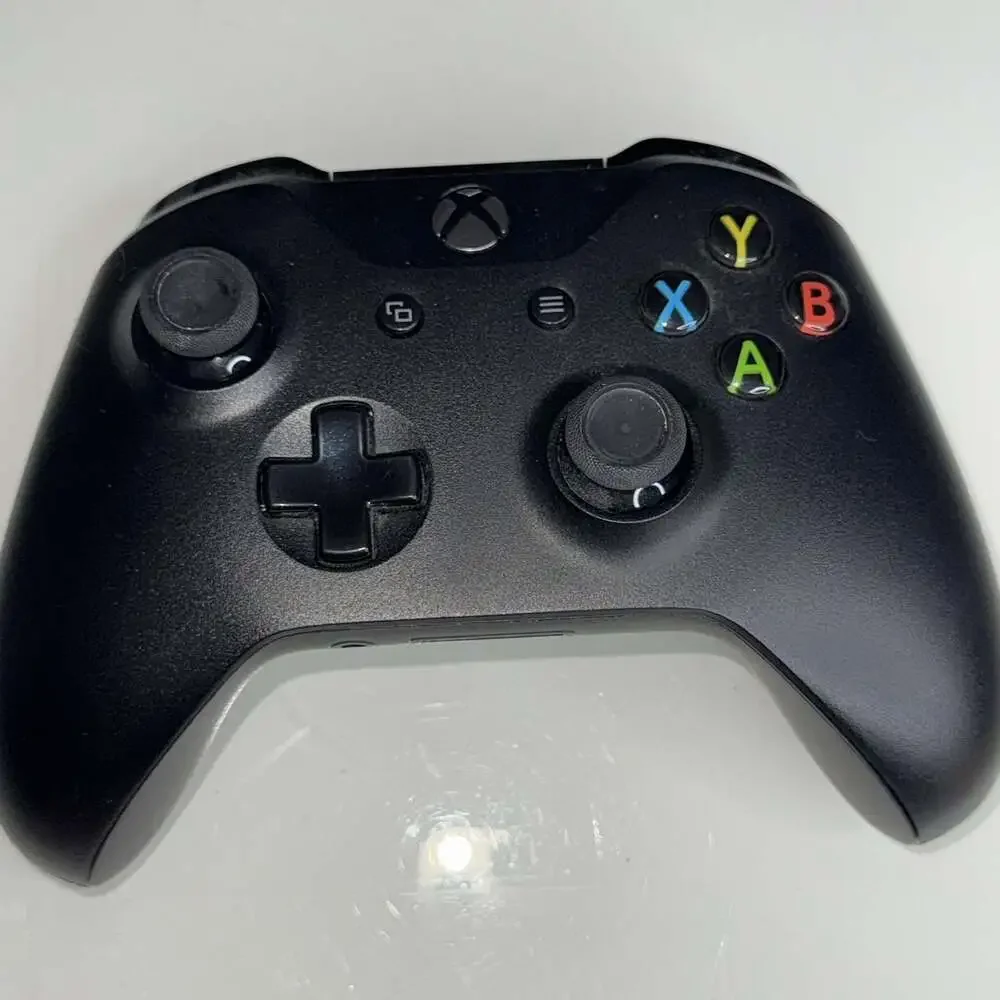 Genuine Microsoft Xbox One Wireless Controller 1708 Black Missing Cover